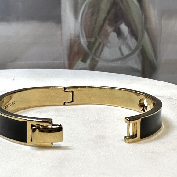 Kate Spade - Hole Punch Black Enameled Hinged Bangle Bracelet - Picture 4 of 9
